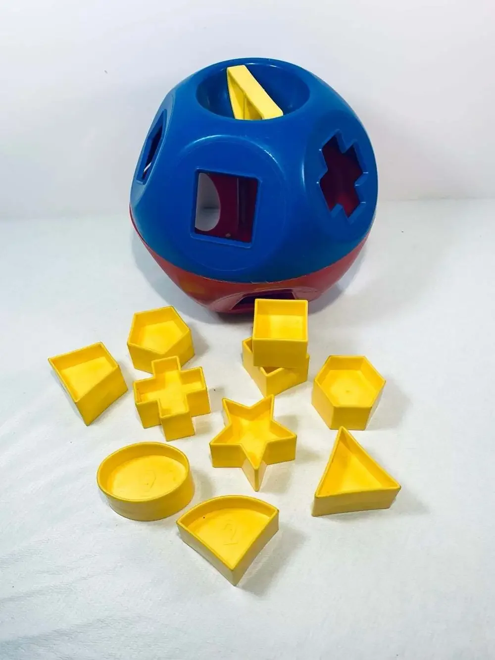 Tupperware Vintage Classic Shape-O Ball Red & Blue Yellow Shapes READ
